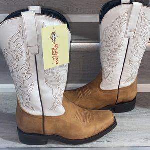 NWT $200 Cowgirl Boots